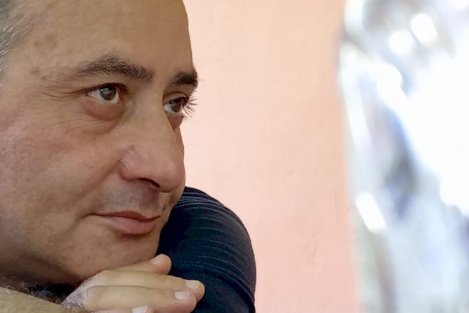    Dedi burdan çıxan kimi sənin bütün nəslini doğrayacağam...    