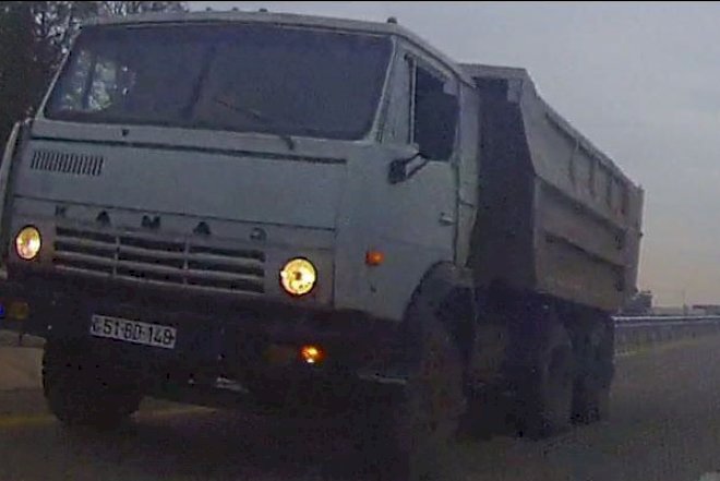    Bakı-Qazax magistralında qorxulu anlar: “KamAZ“ yola “protiv” girdi və… - Video   