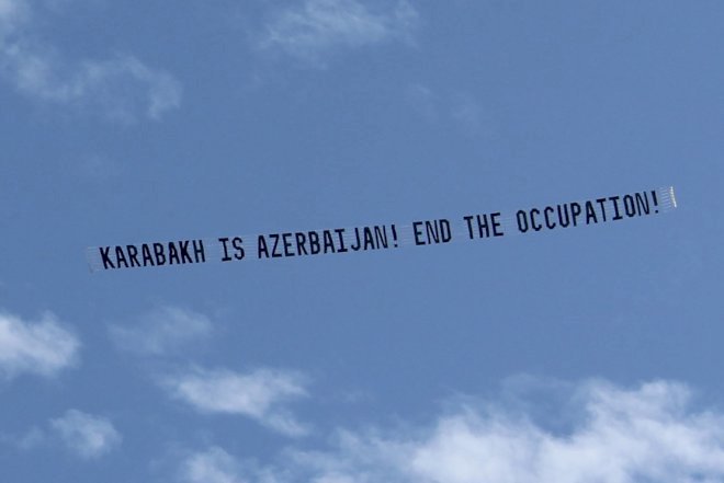    ABŞ səmasına “Qarabağ Azərbaycanındır!” yazıldı - Fotolar+Video   