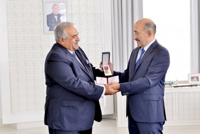    Cahangir Novruzova “Xalq artisti“ fəxri adı təqdim olundu   