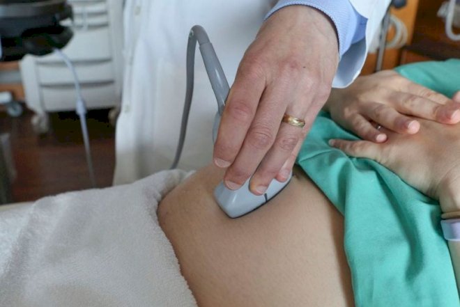    İynə vurdurmağa gələn qadını səhvən abort etdilər -   Xəstəxanada biabırçılıq