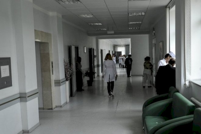    Gədəbəydə yaşlı qadını qohumu döydü   