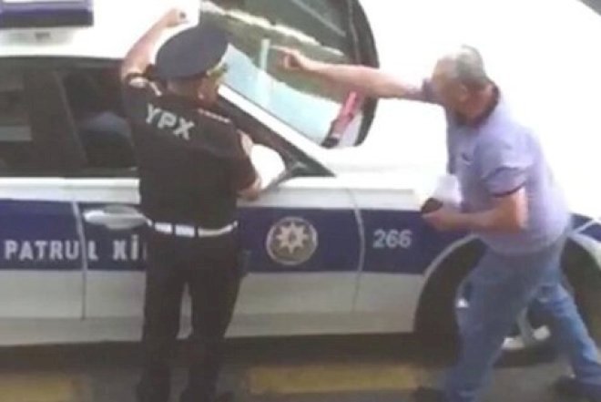    “Onu eşşək kimi döyərdim“ – Polisin təhqir olunması ilə bağlı sərt sözlər - Video   
