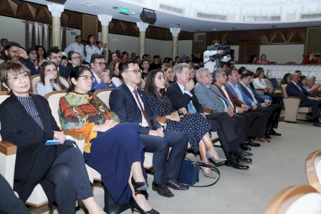    Leyla Əliyeva “Arqonavtlar” inklüziv tamaşasının təqdimatında   - Fotolar