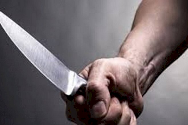    Kişi arvadının bir sevgilisini bıçaqladı, digərinin boğazını kəsdi   - Bakıda dəhşət
