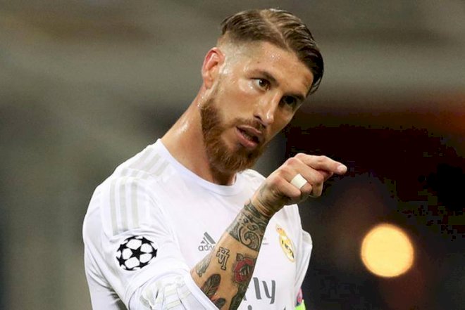    Hakimin anasını söyən futbolçuya ağız cəza   