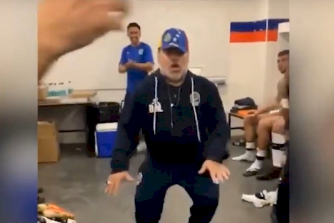    Maradonadan komandasının ilk qələbəsinə maraqlı reaksiya   - Video