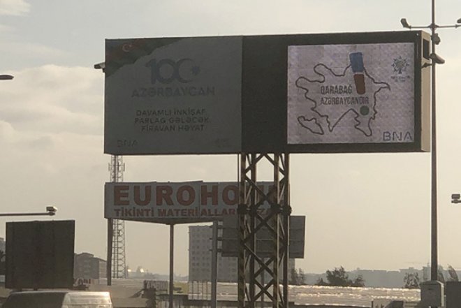    Bakıda “Qarabağ Azərbaycandır!” mesajı  elektron tablolarda   - Fotolar
