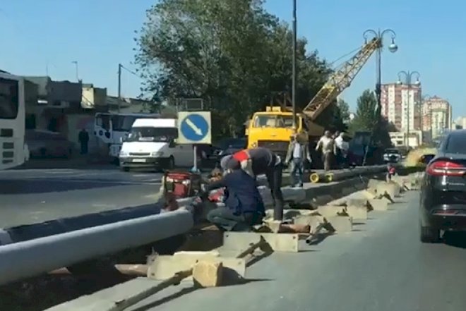   Bakının bu küçəsi qazılır –   Sakinlərdən etiraz - Video