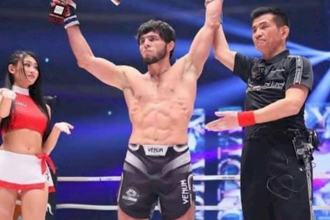    İdmançımız avstraliyalını rinqə çıxmağa peşman etdi - UFC-nin bir addımlığında - Video   