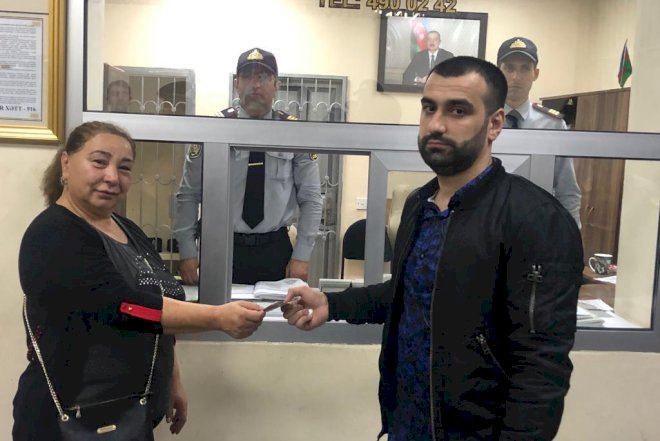    Bakı metrosunda sərnişindən təqdirəlayiq hərəkət   - Foto