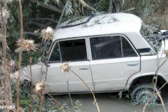    Sabirabadda “VAZ-2106“ “KamAz“la toqquşdu, xəsarət alanlar var   