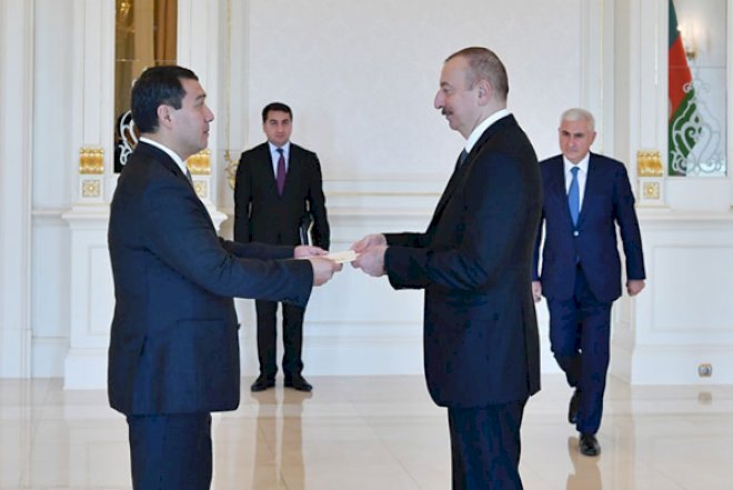     Prezident yeni səfirlə görüşdü - Foto   