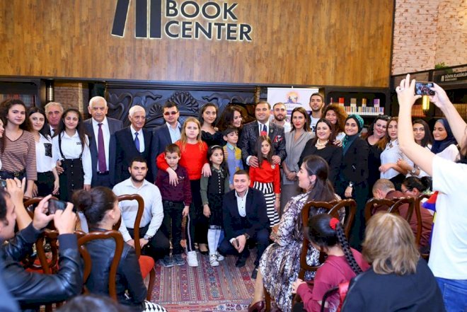    Bakı Kitab Mərkəzində şairlər eşitmə məhdudiyyətli oxucularla görüşdü - Fotolar   