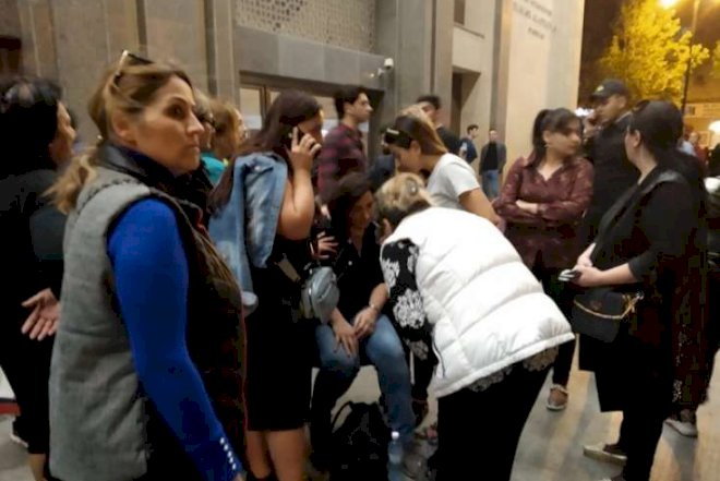    Bakıda bədbəxt hadisə: Dayanacaqda qadının üzərinə ağac aşdı   - Fotolar