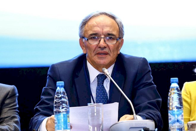    Bəzi məmurların “reket jurnalistlər” ilə əlaqəsi var -   Əflatun Amaşovdan sensasion ETİRAF