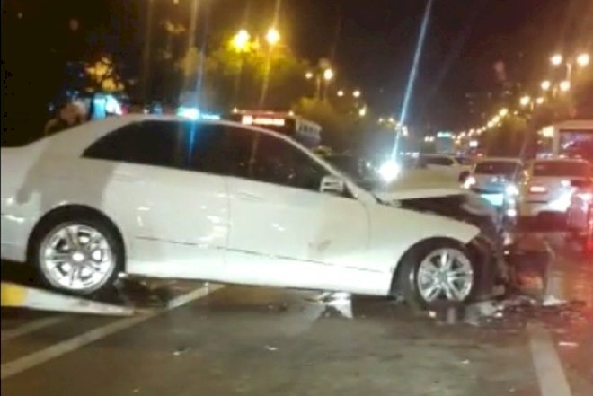    Bakıda ağır qəza tıxaca səbəb oldu   - Video