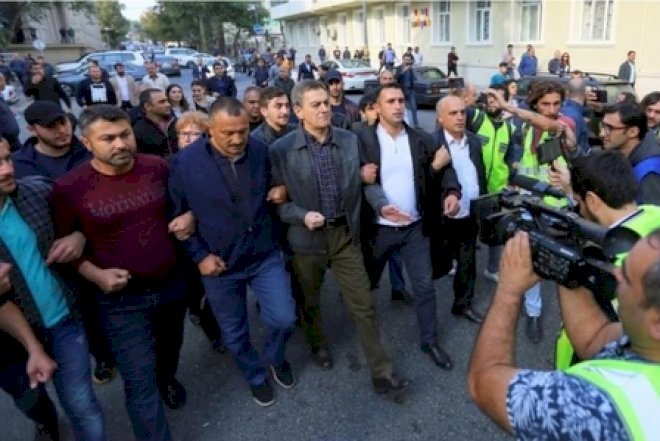    Milli Şuranın 19 oktyabr aksiyası - Deputat qurumun Moskvaya bağlılığına işarə edir    