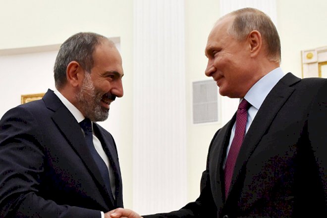    Paşinyanın Putinə verdiyi kitab nədən bəhs edir?    