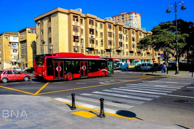    Bakıda belə piyada keçidi yox idi: İlk dəfə... - Fotolar   