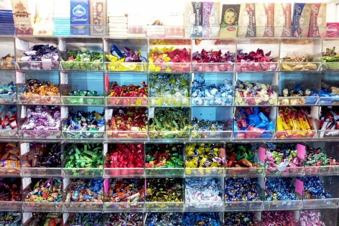    Marketləri bəzəyən bu konfetlər təhlükə saçır -   Ekspertdən həyəcan siqnalı