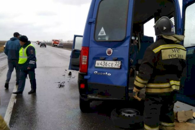    Rusiyada yol qəzası: 8 nəfər öldü   