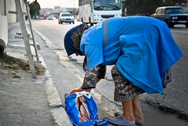   Azərbaycanda daha bir süpürgəçini maşın vurub öldürdü   