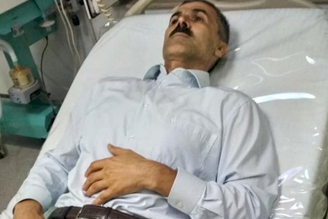    YAP-çı deputat Oqtay Gülalıyevə baş çəkdi   