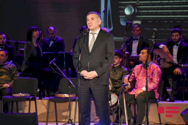    “Seriallarda Azərbaycan ailəsi çox ciddi təhrif olunur“ - Sədr özəl kanalları sərt tənqid etdi   