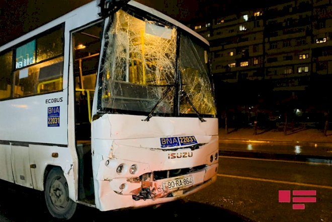    Bakıda iki avtobus toqquşdu, xəsarət alanlar var   - Fotolar