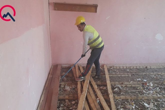    Prezidentin irad bildirdiyi məktəbdə söküntü başladı - Fotolar   