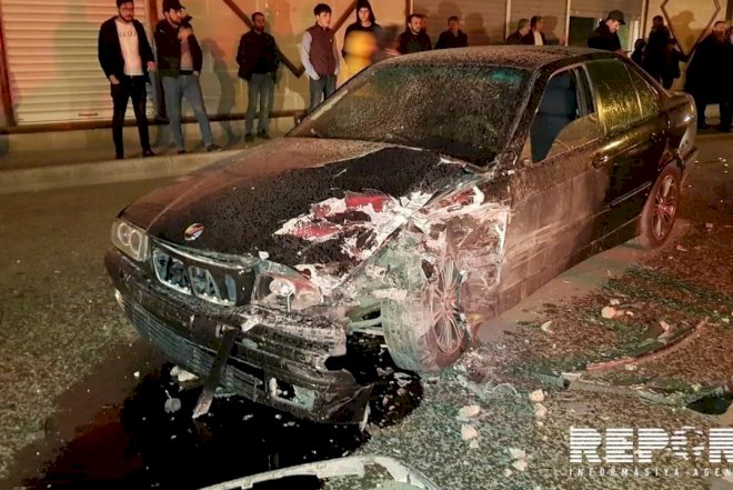    Bakıda iki avtomobil toqquşdu, üç nəfər xəsarət aldı   