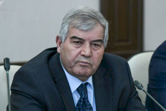    “Araz Əlizadə kimi ikinci səfeh adam tanımıram ki, ata-anasını bu qədər söydürsün”   