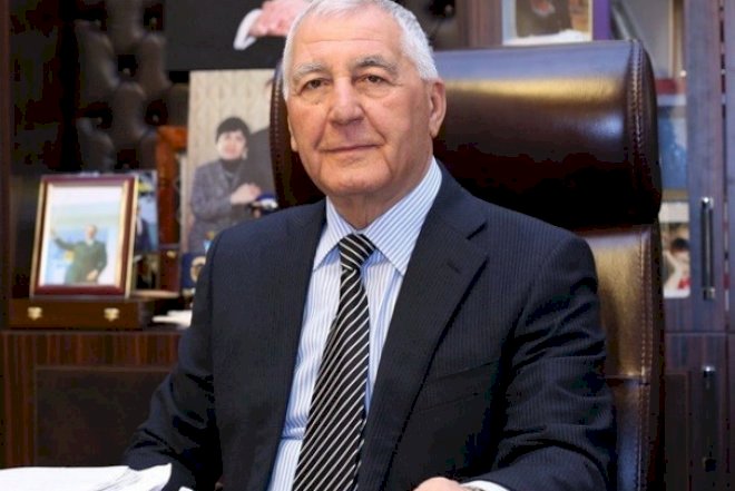    “Allaha and olsun, birinci dəfədir...” -   Sabiq başçıdan korrupsiya ittihamına cavab