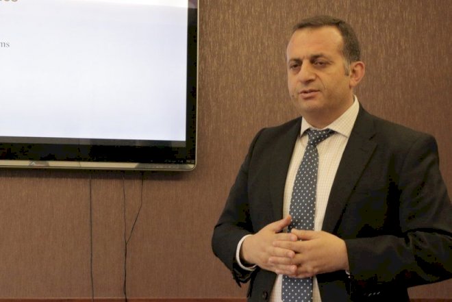    ReAl-ın komitə başqanından Azər Qasımlıya sərt tənqid:   “Bu da sizə demokratiya!”