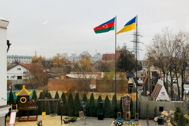    Erməni kilsəsinin yanında Azərbaycan bayrağı ucaldıldı   - Fotolar