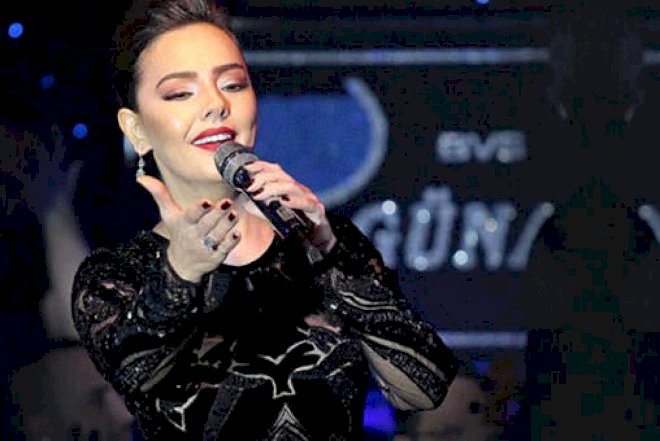    Ebru Gündeş toyda Məmmədbağırdan oxudu: İzdiham yaşandı -   Video