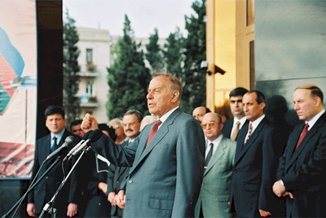    Xalqın səs verdiyi ali sənəd –   24 il bundan əvvəl