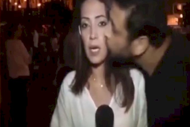    Ərəb küçədə jurnalisti öpüb qaçdı - Video   