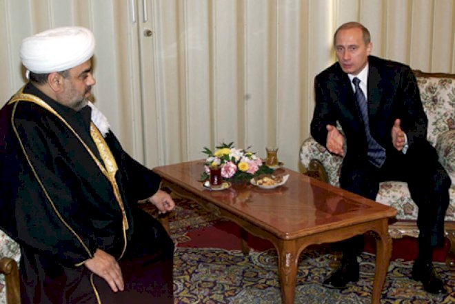    Putin Allahşükür Paşazadəni təltif etdi   