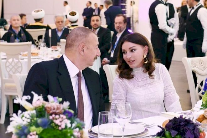    Dünya dini liderlərinin II Bakı Sammitinin iştirakçılarının şərəfinə ziyafət verildi   - Fotolar