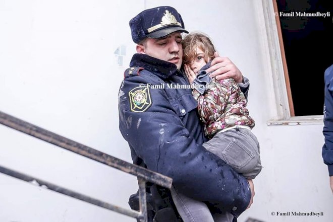    Bakıda binada güclü yanğın: Hadisə yerindən -   FOTOLAR