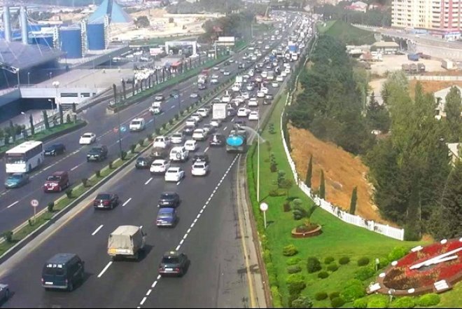    Sumqayıt yolu haqda hökumətə iki layihə təqdim olundu   