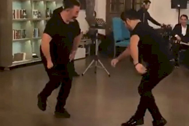    Cem Yılmazın Bakı konsertini ələ salan Fərda onunla belə görüntüləndi -   Video