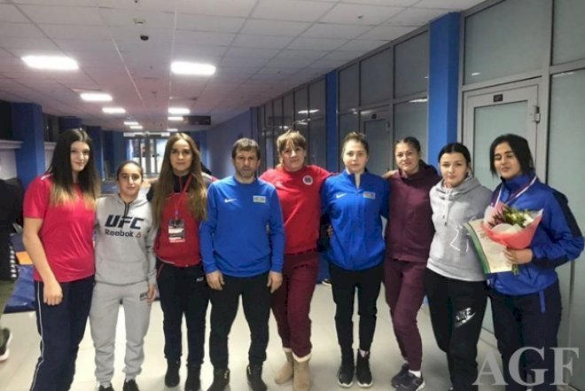    Qadın güləşçilərimiz Rusiyada iki medal qazandı - Foto   