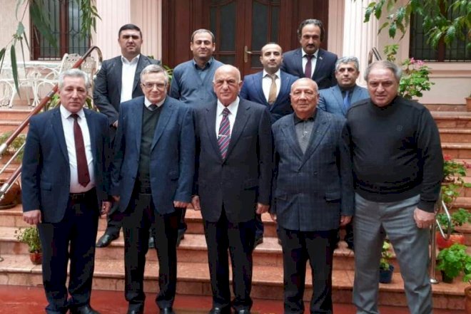    Əli İnsanov yeni partiya yaratdı - Ətrafına sabiqləri topladı -   Siyahı
