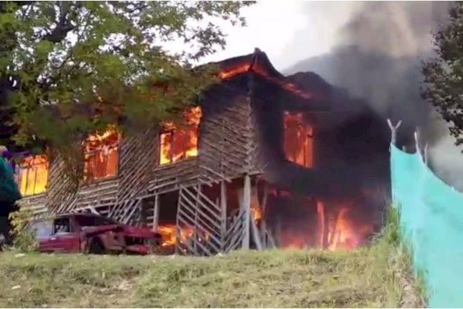    Astarada yaşayış evi yanıb kül oldu -   Video