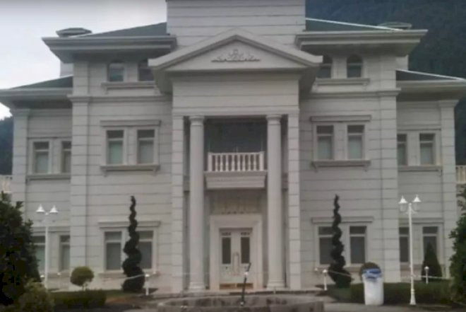   Dəbdəbəli villaları ilə gündəmə gələn məmurlar   
