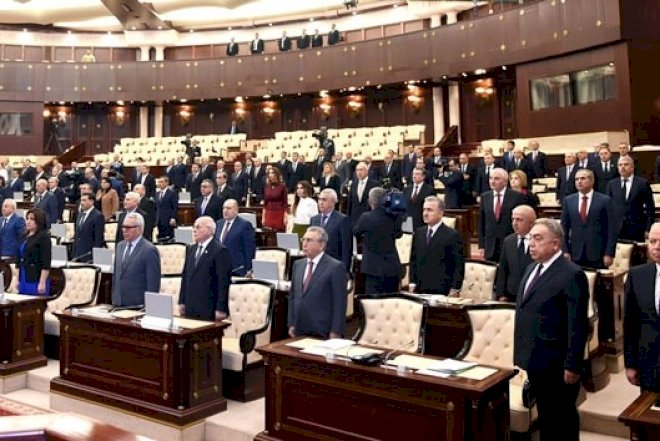    Deputatdan parlamentin buraxılmasına kəskin etiraz -   Prezidentə müraciəti imzalamaqdan İMTİNA ETDİ