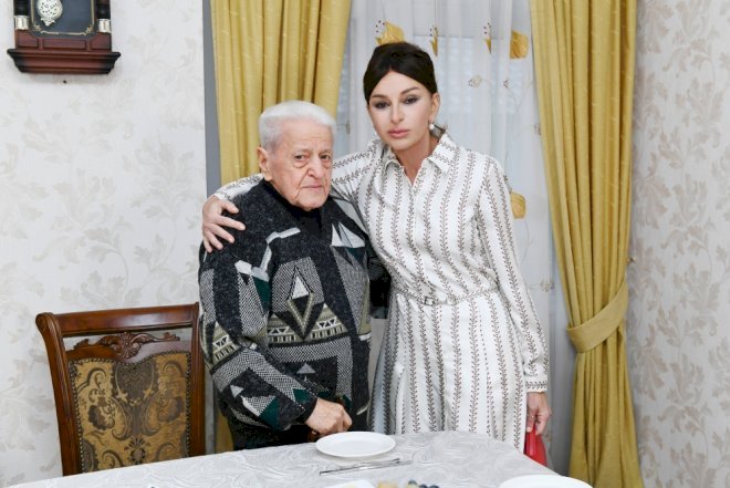    Mehriban Əliyeva Xalq artistinin evində qonaq oldu -   Yenilənib